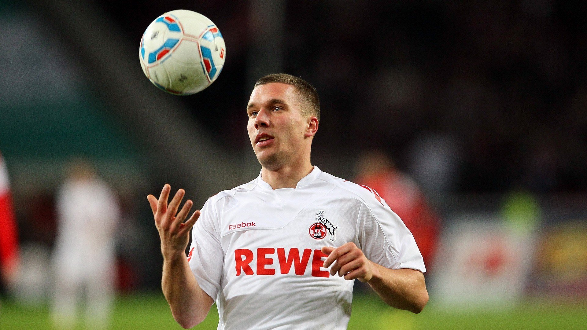 奥恰洛夫破纪录之夜，德国队力克中国队的战术启示与历史性瞬间